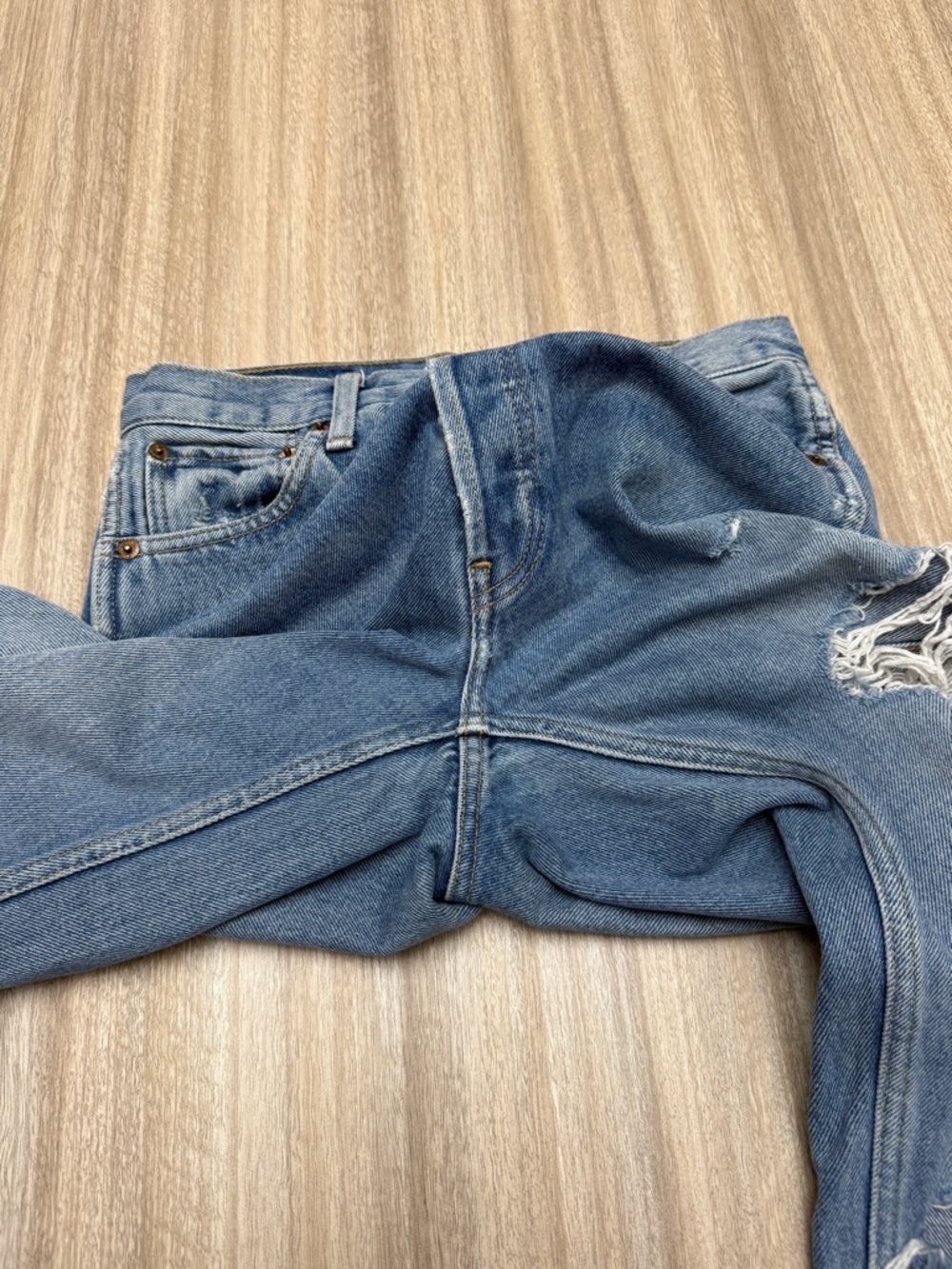 Re/Done 90’s High Rise Loose Jean Size Size 26 in Color Medium Destroyed - Picture 8 of 16